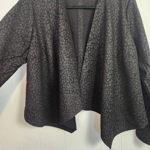 CHALC Black Gray Animal Print Open Front Draped Stretch Blazer Jacket Size XL - Picture 4 of 10